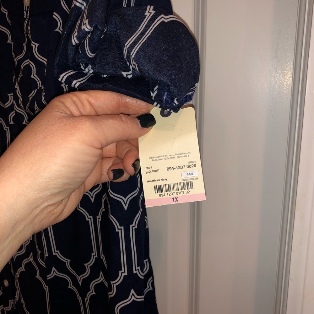 Button down Shirt - Picture 5 of 6